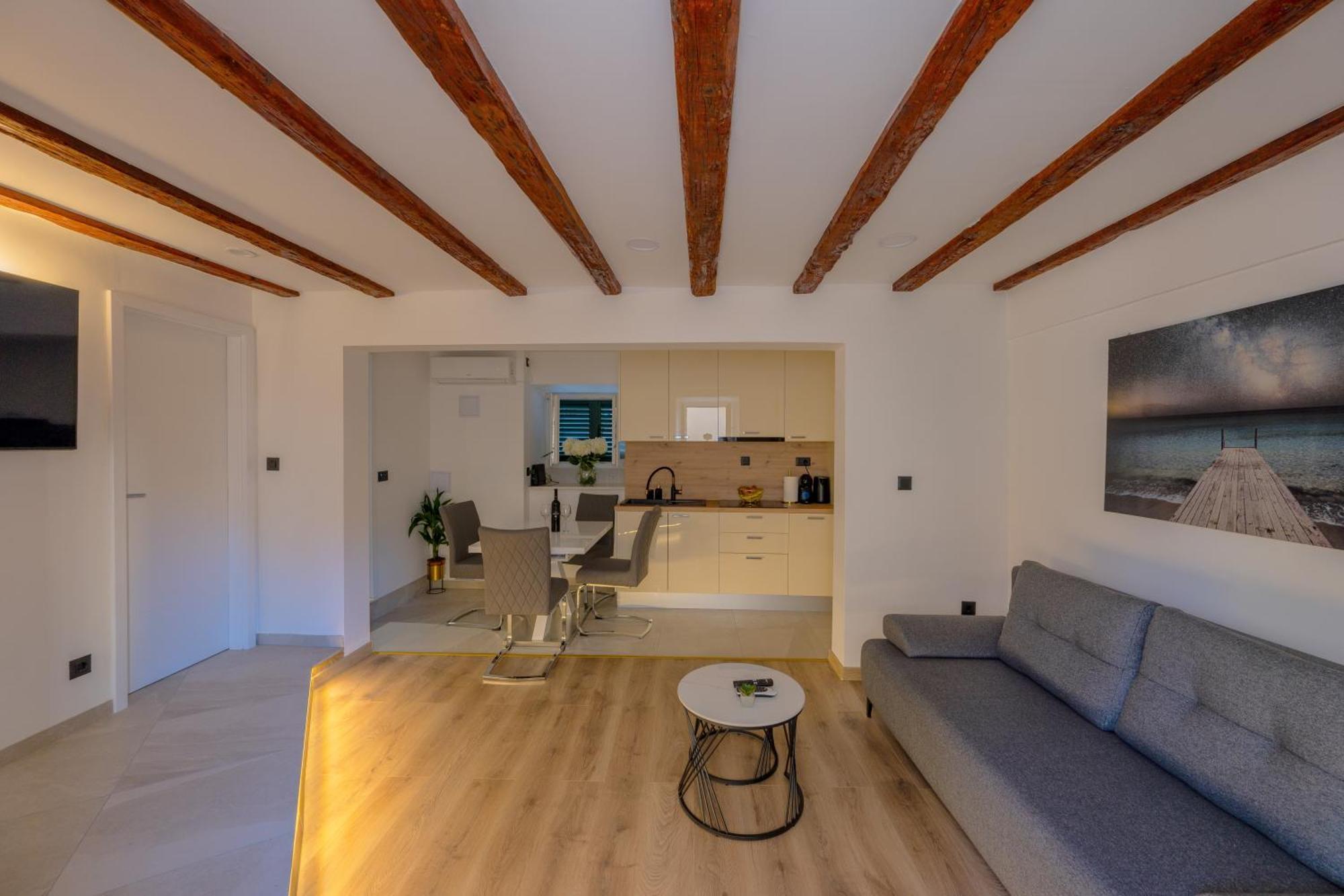 شقة Bernard Deluxe Renovated Peaceful Old Town Gem سبليت المظهر الخارجي الصورة