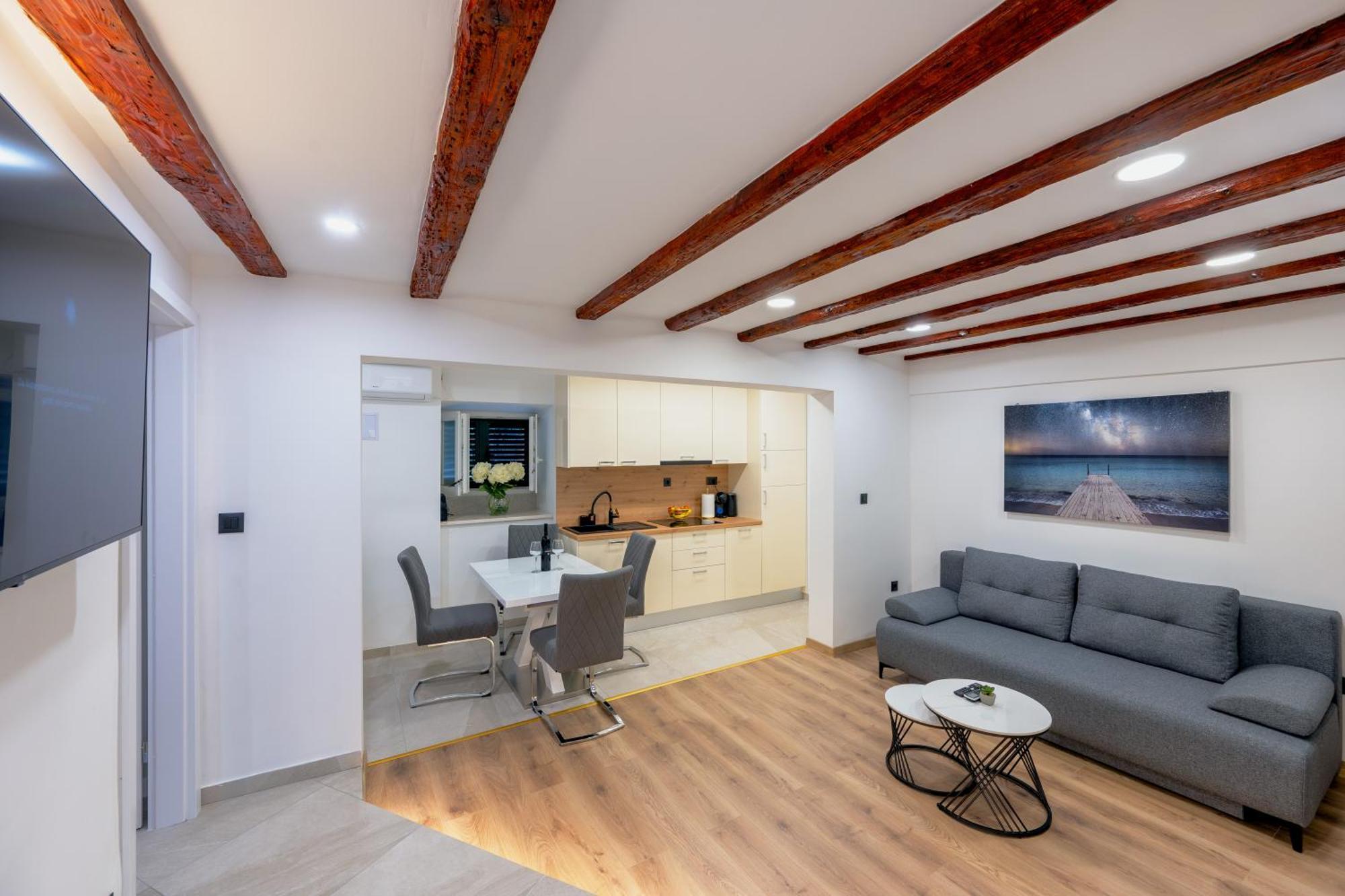 شقة Bernard Deluxe Renovated Peaceful Old Town Gem سبليت المظهر الخارجي الصورة