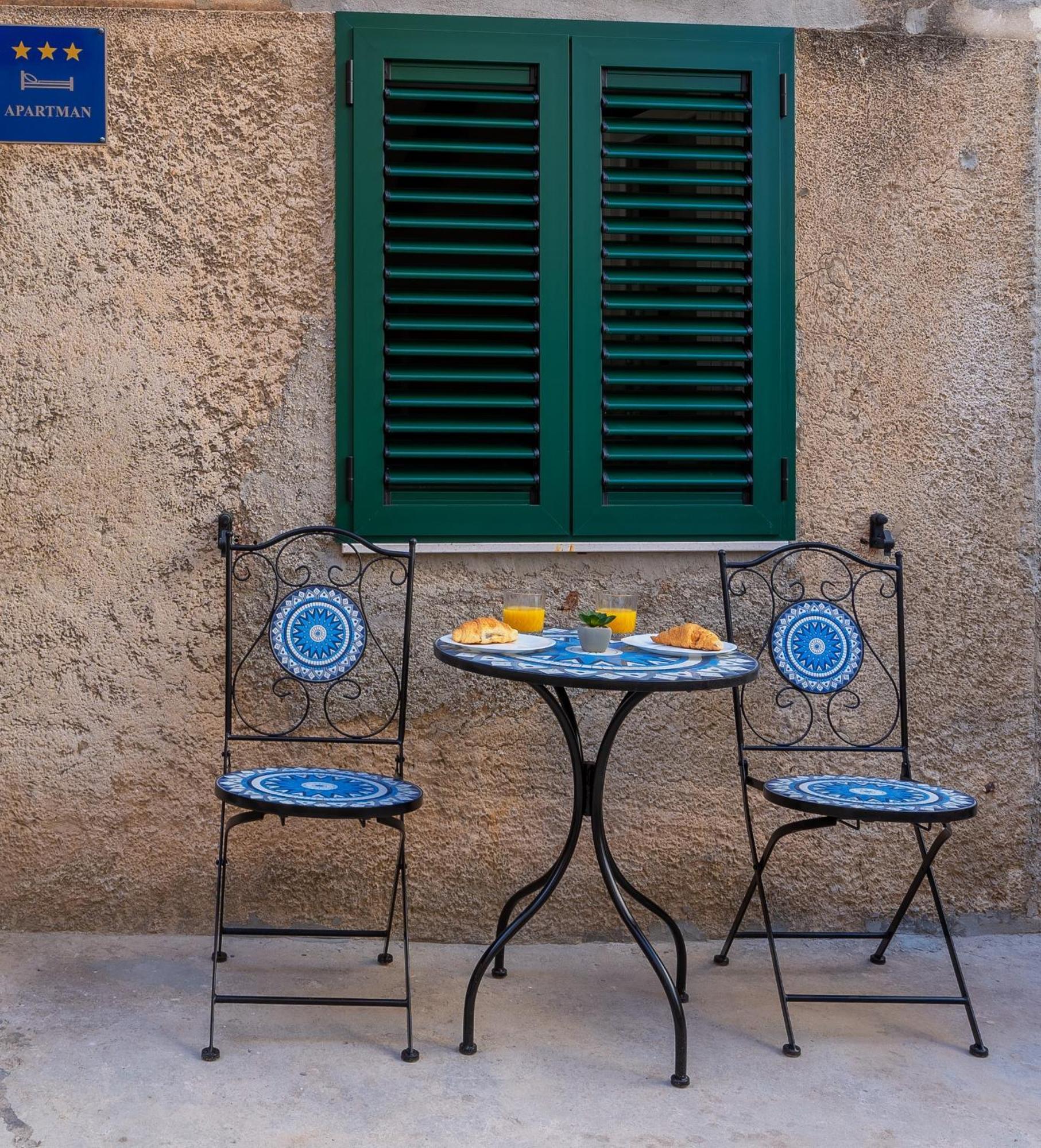 شقة Bernard Deluxe Renovated Peaceful Old Town Gem سبليت المظهر الخارجي الصورة