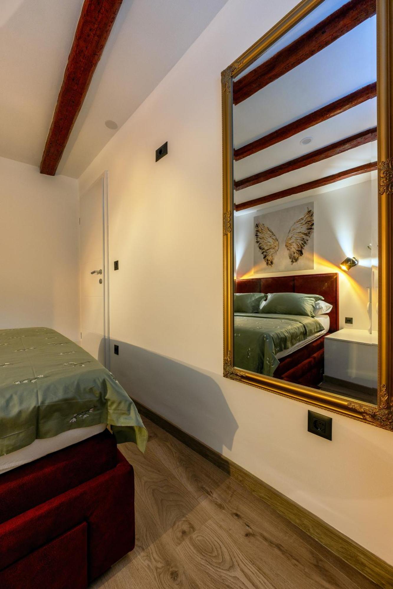شقة Bernard Deluxe Renovated Peaceful Old Town Gem سبليت المظهر الخارجي الصورة