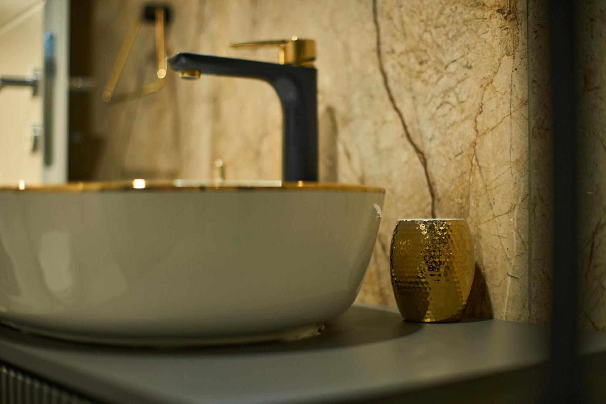 شقة Bernard Deluxe Renovated Peaceful Old Town Gem سبليت المظهر الخارجي الصورة