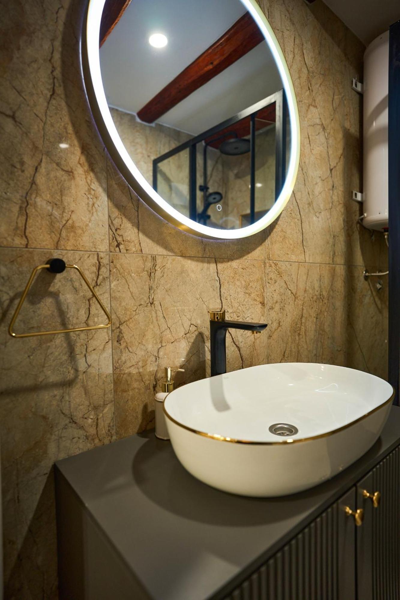 شقة Bernard Deluxe Renovated Peaceful Old Town Gem سبليت المظهر الخارجي الصورة